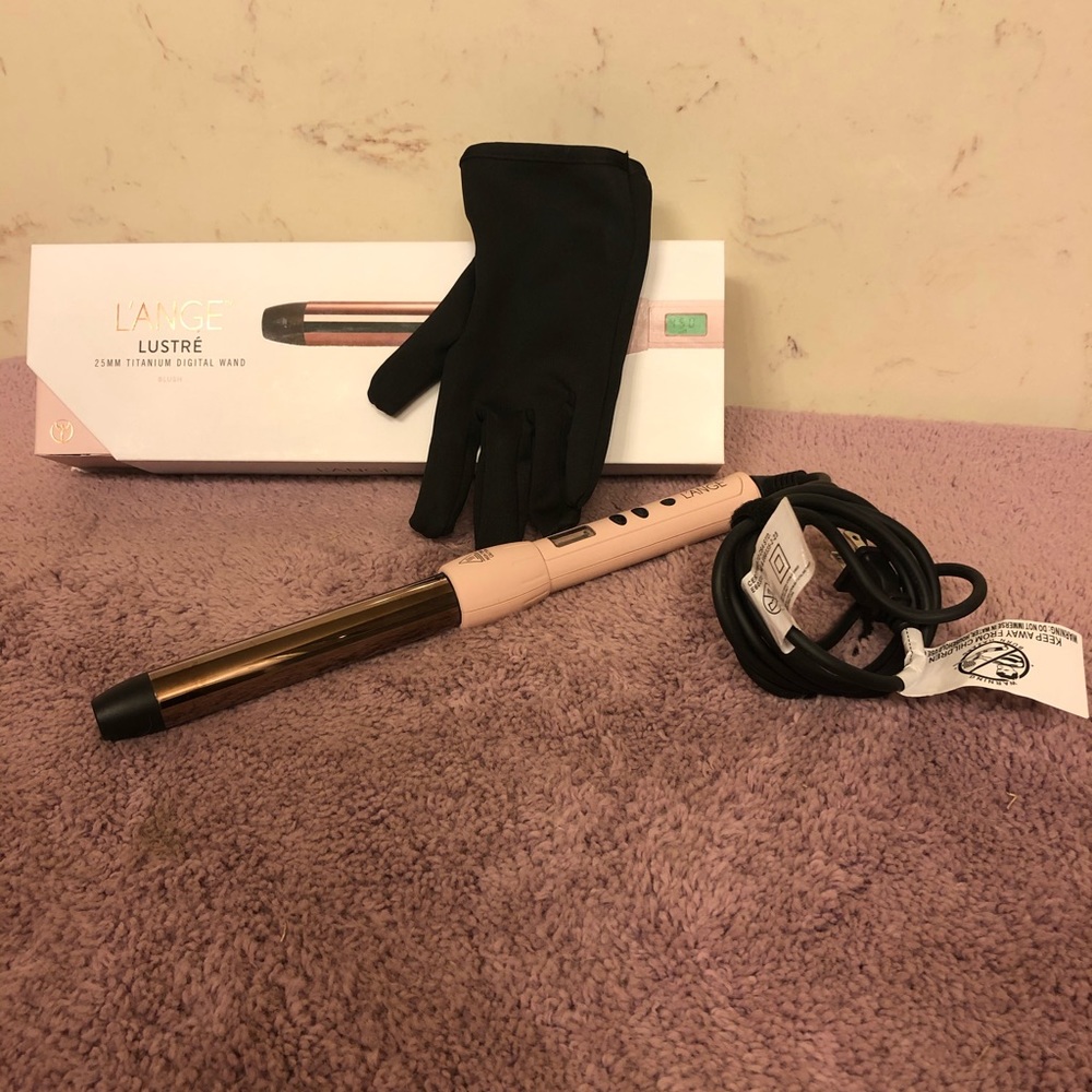 Titanium Curling wand by L’ange. 1” with glove